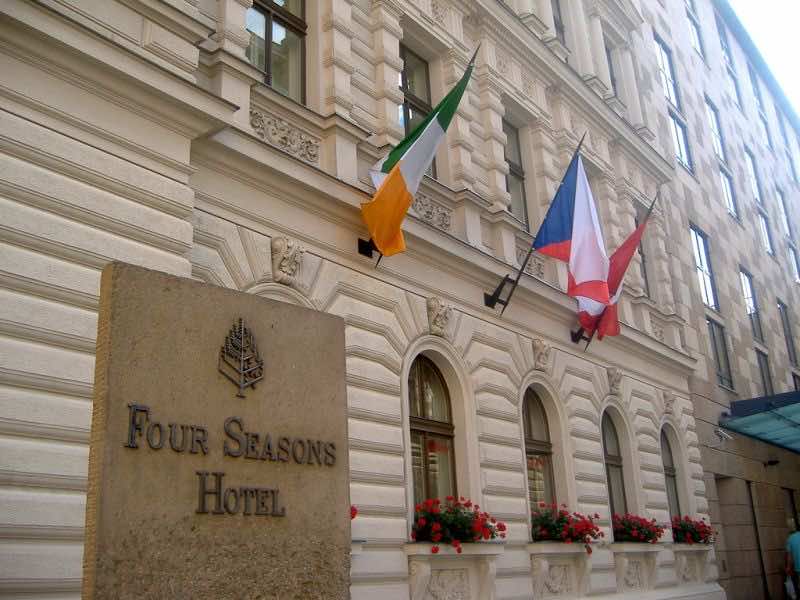 big-four-seasons-hotel-prague-12