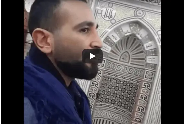 فيديو.. الفنان المصري أحمد سعد يصور نفسه أثناء إمامته للمصلين بالمسجد