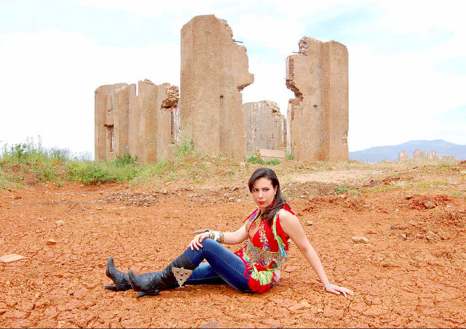 الصحافية يسرا طارق