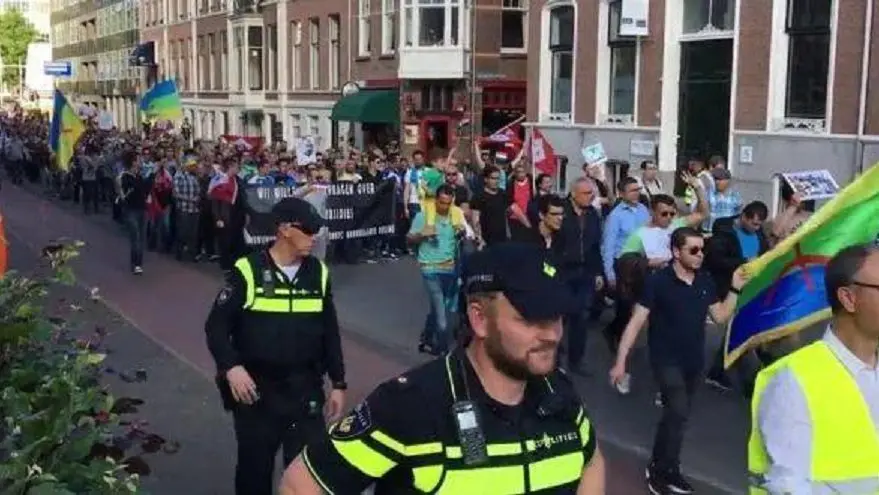 مسيرة-تضامنية-مع-معتقلي-حراك-الريف-بمدينة-برشلونة