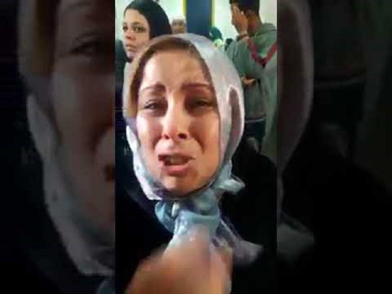 سيدة تحتج داخل مستشفى عمومي