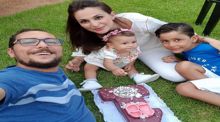 صامد غيلان رفقة أسرته