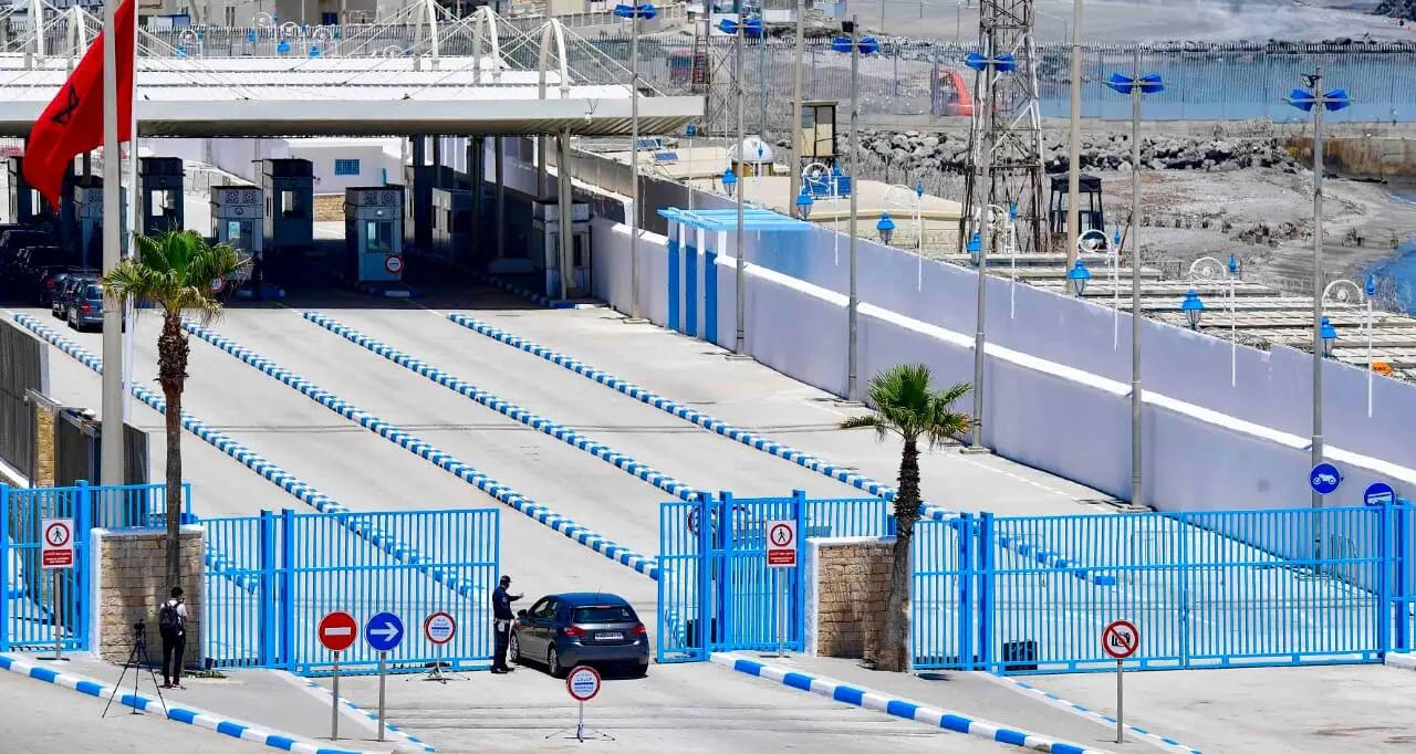 الجمارك التجارية بين اسبانيا والمغرب