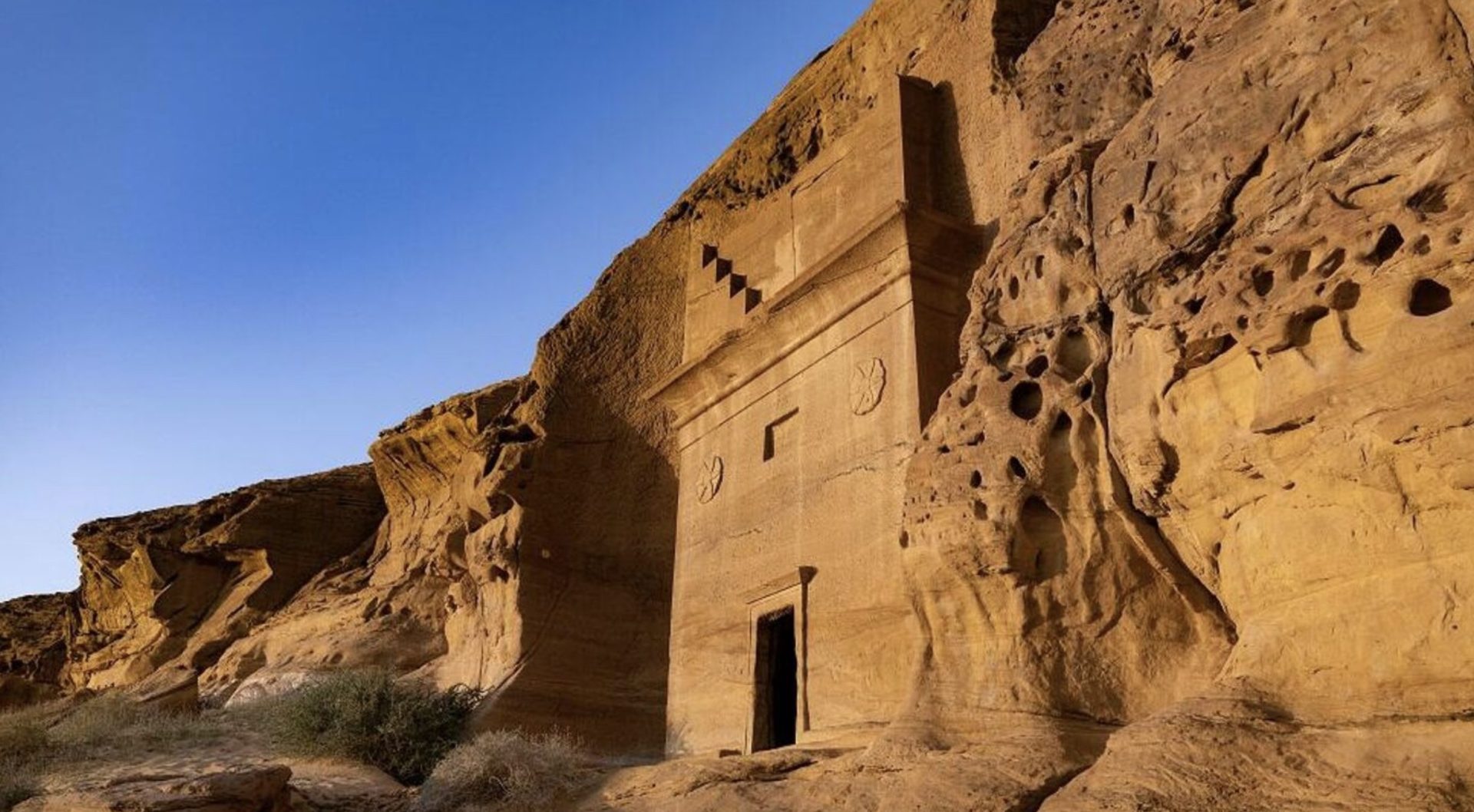 السعودية.. اكتشاف "فأس يدوي" يعود لأكثر من 200 ألف عام