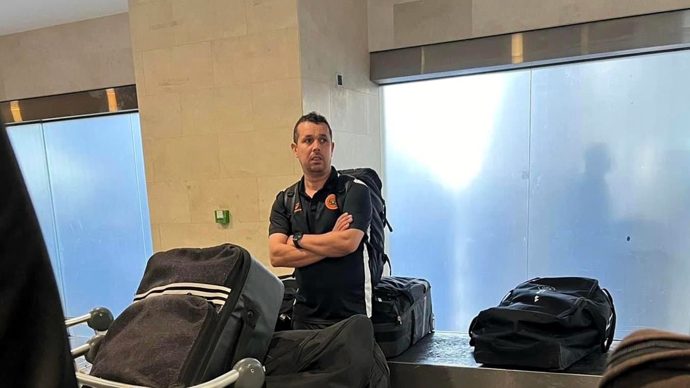 سلطات الجزائر تحتجز بعثة نهضة بركان بسبب خريطة المغرب كاملة