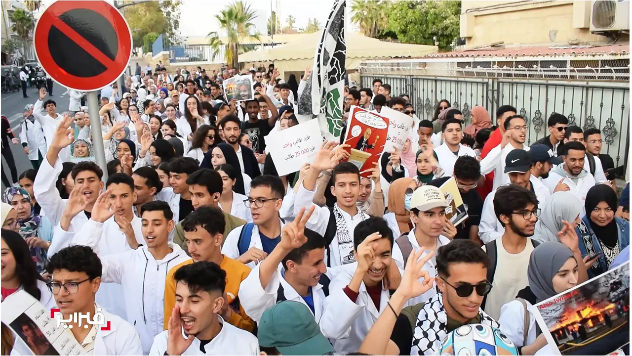طلبة الطب يواصلون الاحتجاجات وسط مطالب بفتح حوار مع الجهات الوصية