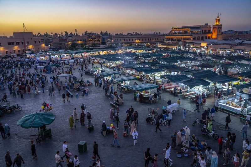 سياح جزائريين بالمغرب