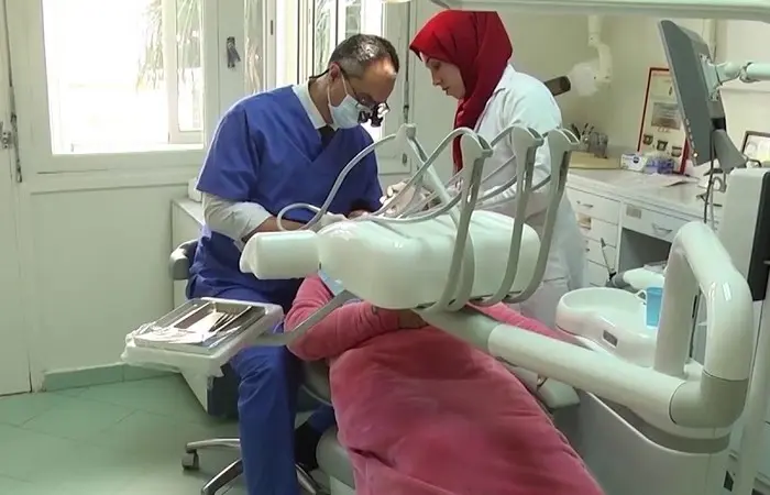 كلية طب الأسنان